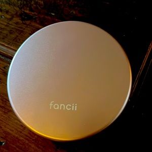 Fancii Compact Magnifying Mirror